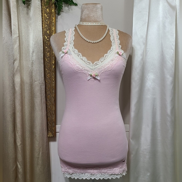 Hollister Tops - ♡ Y2K ♡ Hollister Baby Pink Lace Cami Satin Rose Bows Tank Top